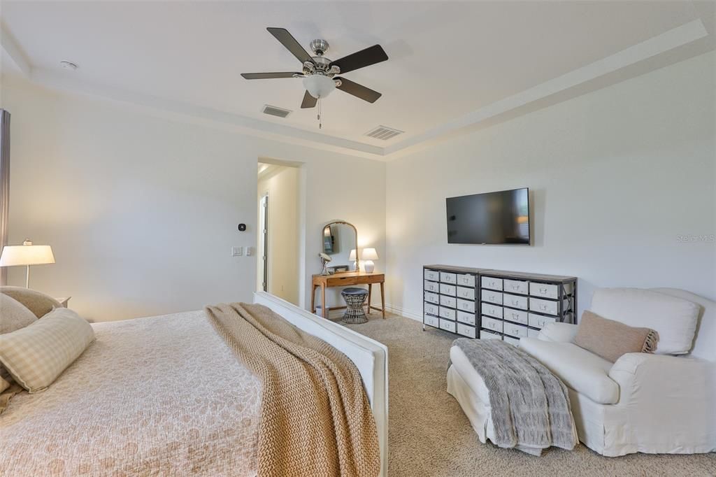 Active With Contract: $1,250,000 (6 beds, 4 baths, 4857 Square Feet)