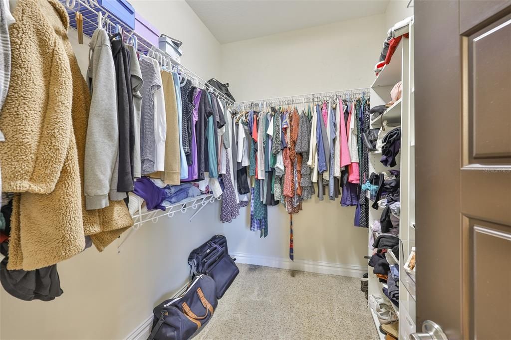 Active With Contract: $1,250,000 (6 beds, 4 baths, 4857 Square Feet)