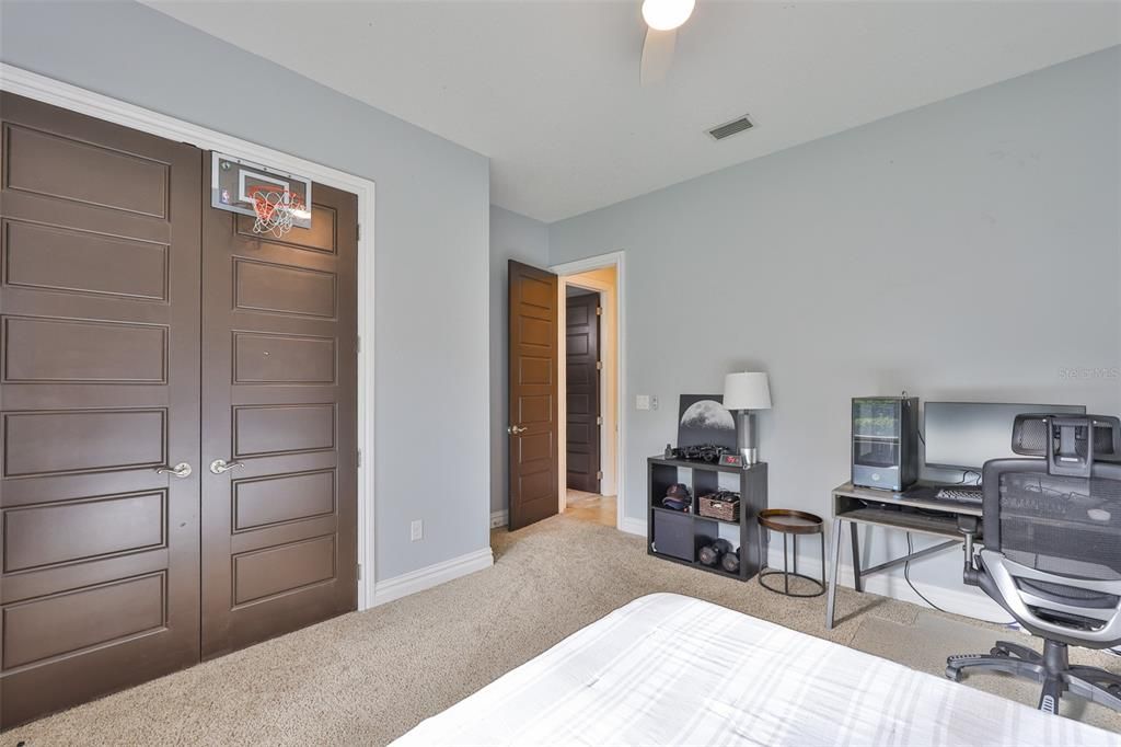 Active With Contract: $1,250,000 (6 beds, 4 baths, 4857 Square Feet)