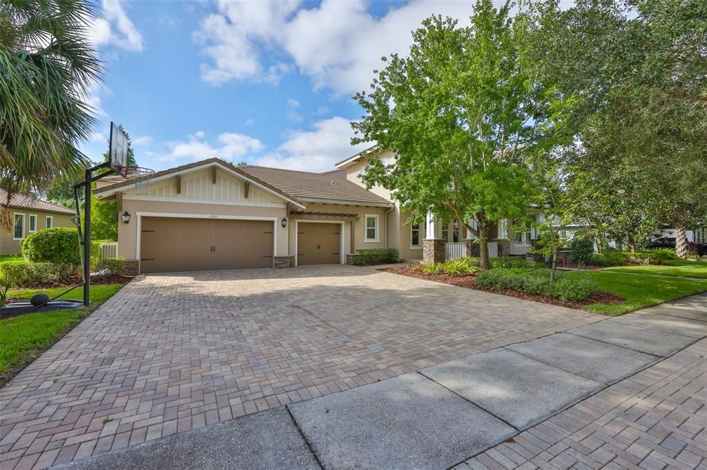 Active With Contract: $1,250,000 (6 beds, 4 baths, 4857 Square Feet)