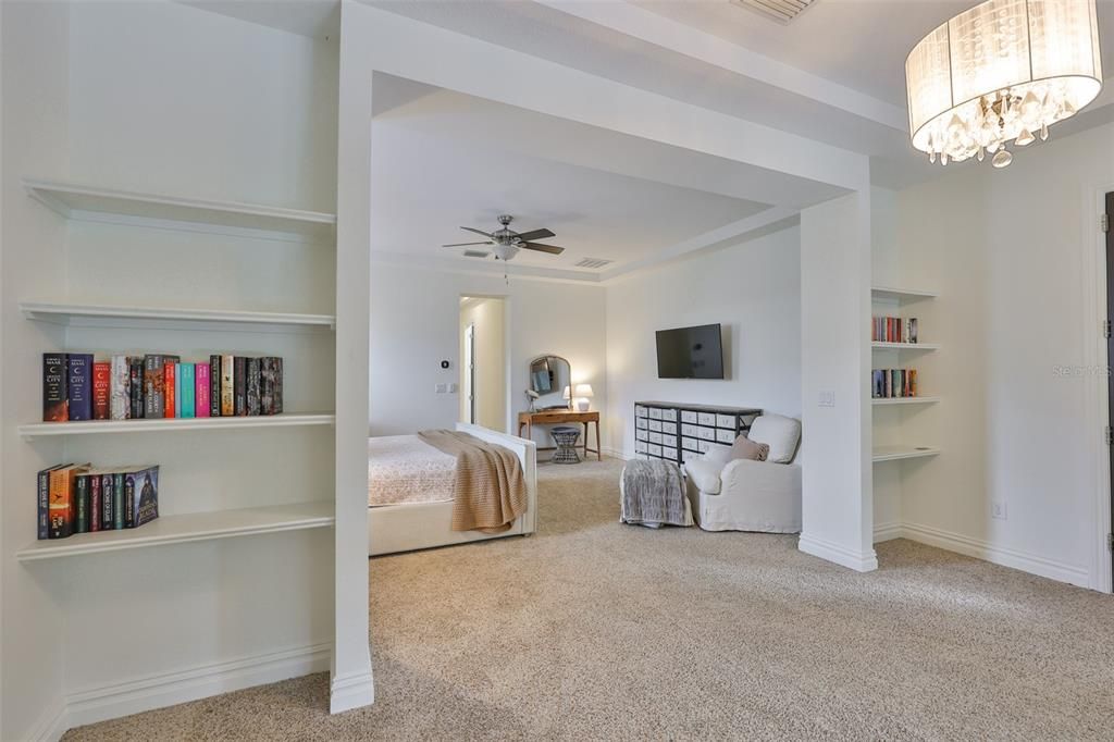 Active With Contract: $1,250,000 (6 beds, 4 baths, 4857 Square Feet)