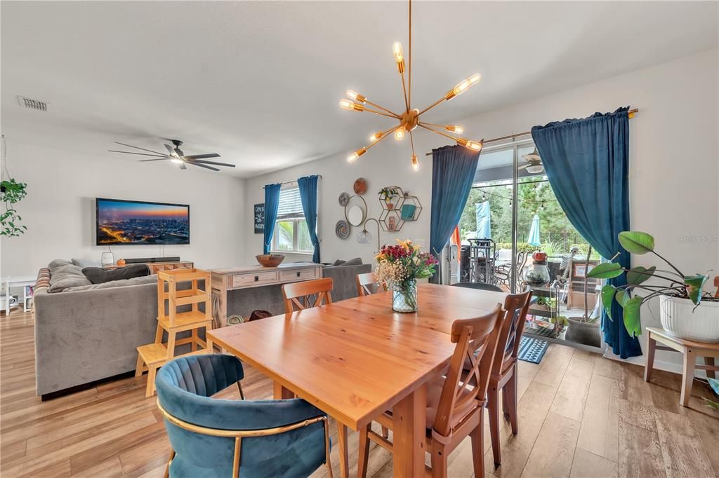 Active With Contract: $399,900 (4 beds, 2 baths, 2461 Square Feet)