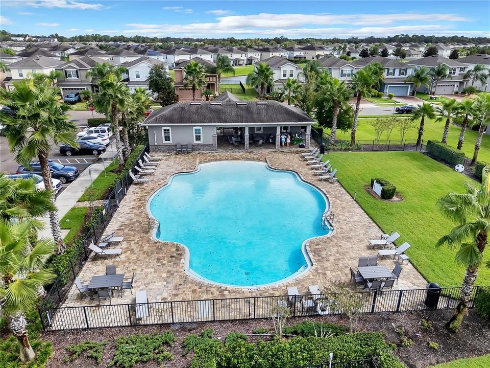 Active With Contract: $399,900 (4 beds, 2 baths, 2461 Square Feet)