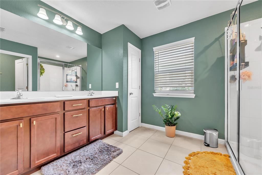Active With Contract: $399,900 (4 beds, 2 baths, 2461 Square Feet)