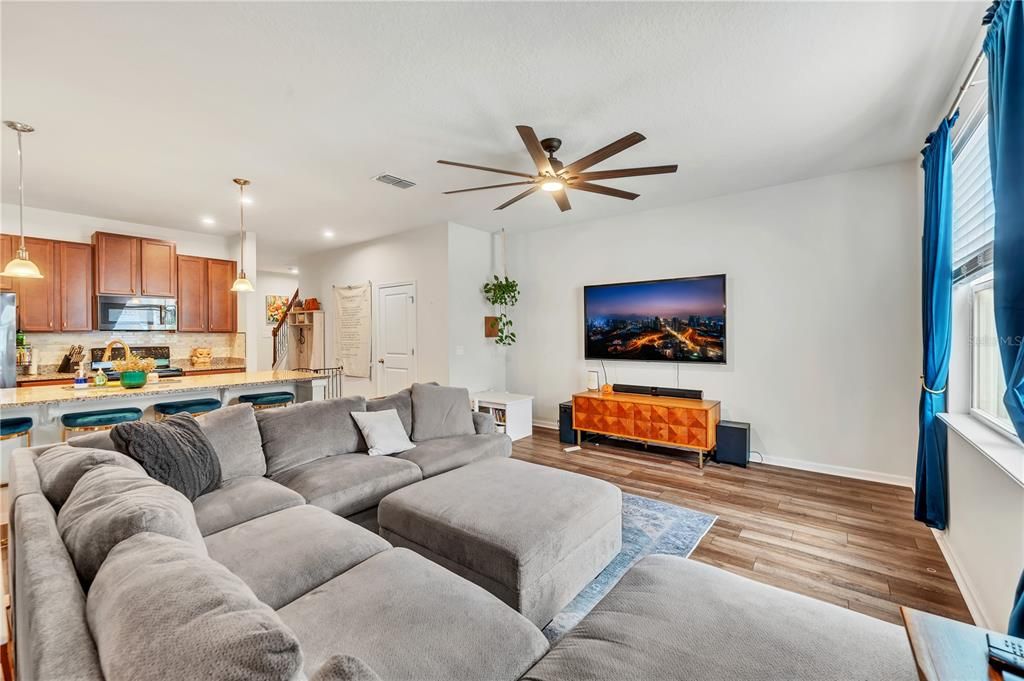 Active With Contract: $399,900 (4 beds, 2 baths, 2461 Square Feet)