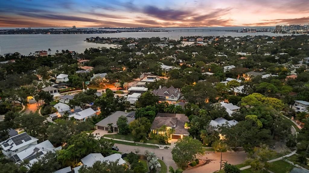 Недавно продано: $3,400,000 (3 спален, 4 ванн, 3002 Квадратных фут)