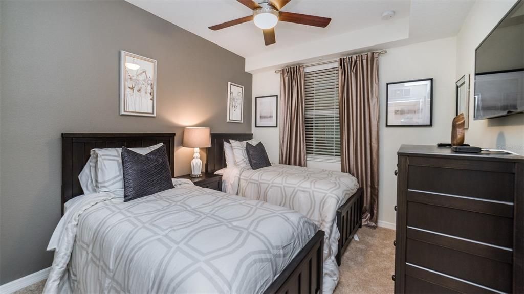 For Sale: $316,500 (2 beds, 2 baths, 1186 Square Feet)