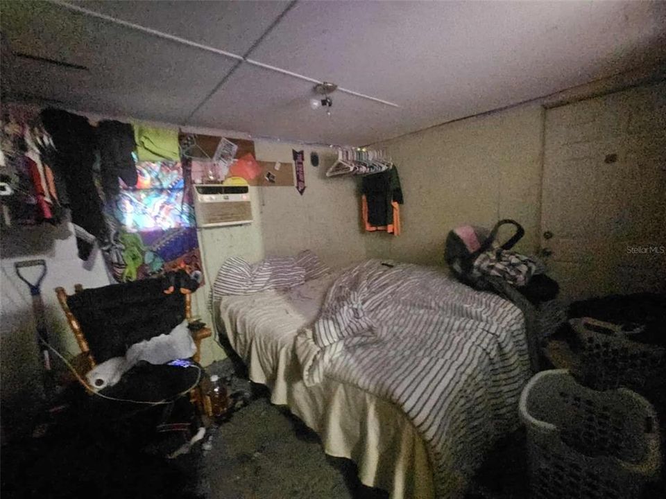 Под контрактом: $64,444 (5 спален, 2 ванн, 2206 Квадратных фут)