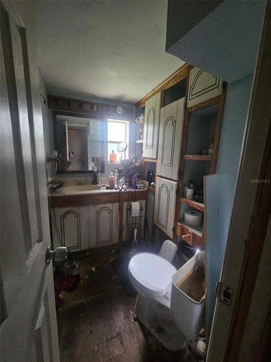 Под контрактом: $64,444 (5 спален, 2 ванн, 2206 Квадратных фут)