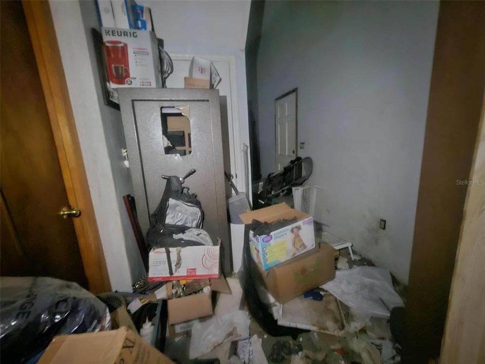 Под контрактом: $64,444 (5 спален, 2 ванн, 2206 Квадратных фут)