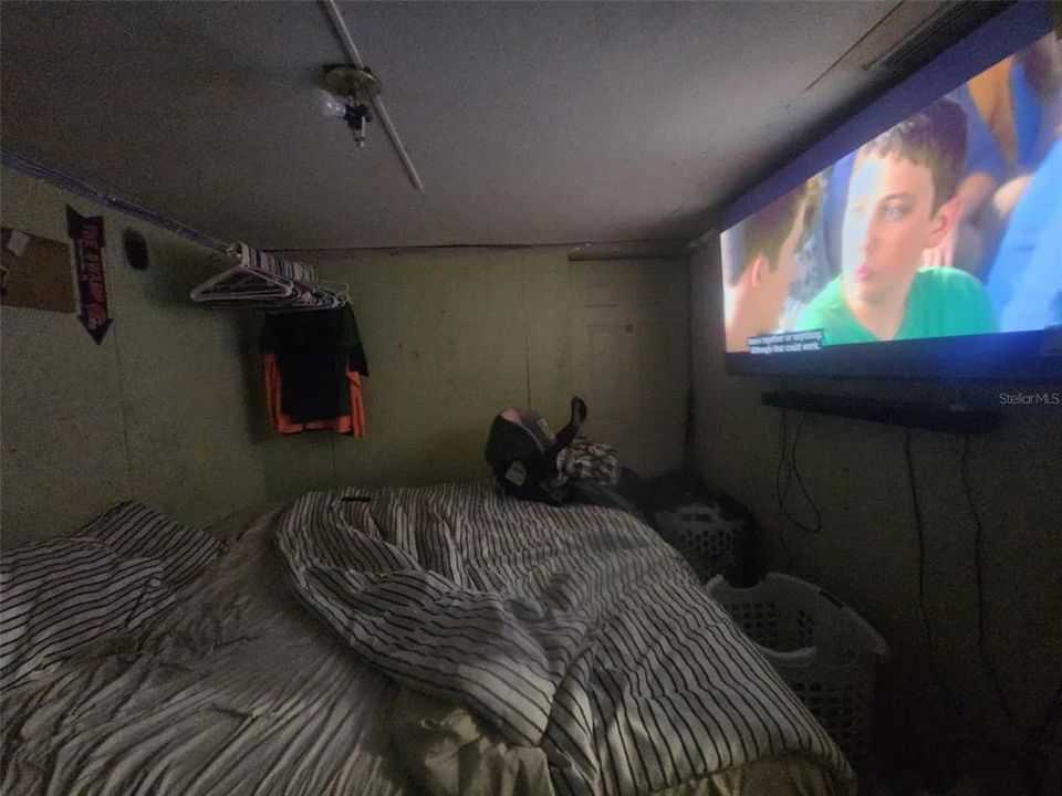 Под контрактом: $64,444 (5 спален, 2 ванн, 2206 Квадратных фут)