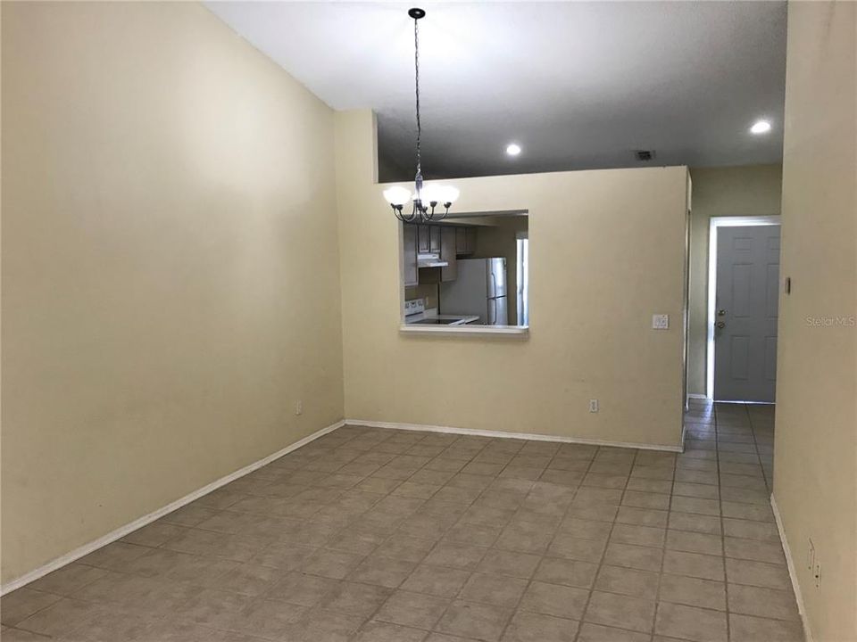 Active With Contract: $1,750 (3 beds, 2 baths, 1163 Square Feet)