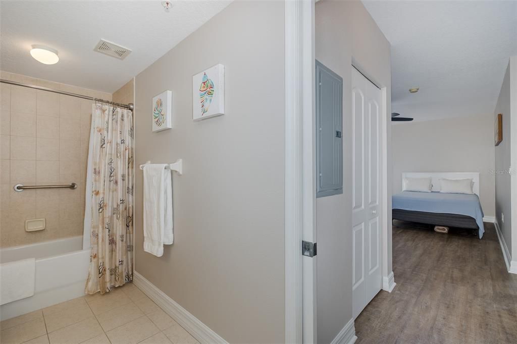 待售: $325,000 (2 贝兹, 2 浴室, 1410 平方英尺)