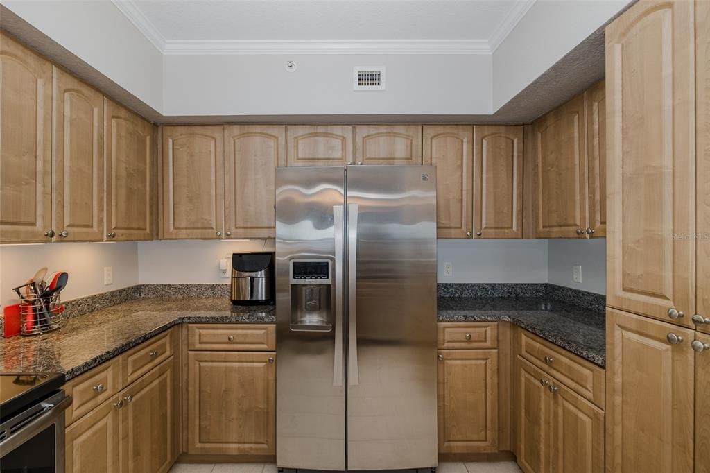 待售: $325,000 (2 贝兹, 2 浴室, 1410 平方英尺)