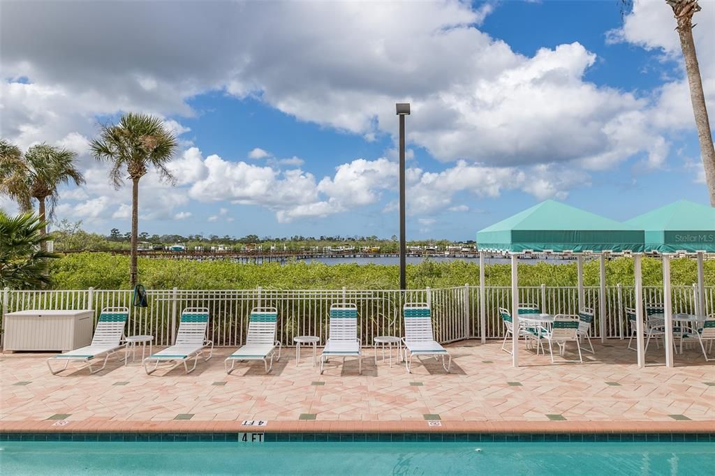 待售: $325,000 (2 贝兹, 2 浴室, 1410 平方英尺)