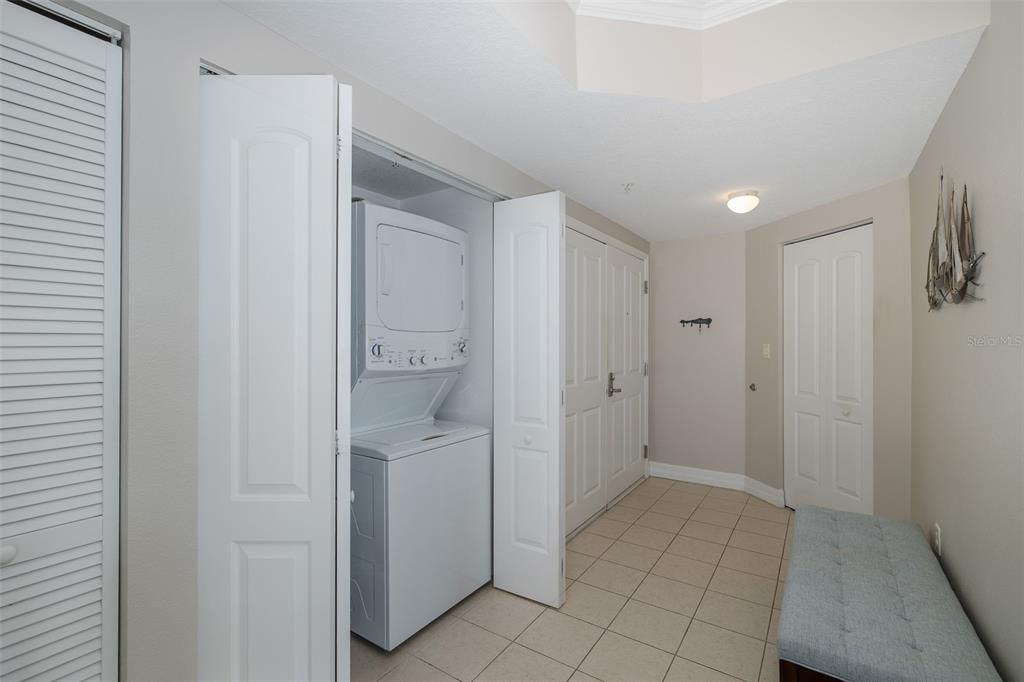 待售: $325,000 (2 贝兹, 2 浴室, 1410 平方英尺)