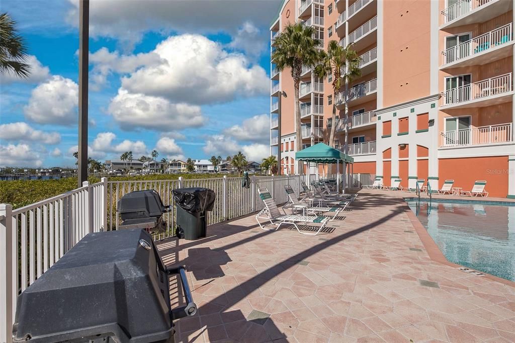 待售: $325,000 (2 贝兹, 2 浴室, 1410 平方英尺)