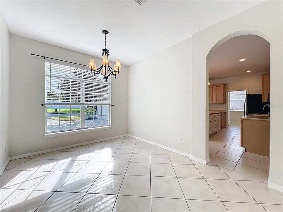 En Venta: $459,900 (4 camas, 3 baños, 2363 Pies cuadrados)