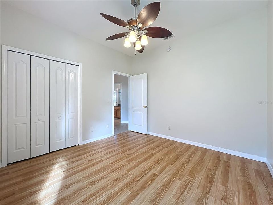 En Venta: $459,900 (4 camas, 3 baños, 2363 Pies cuadrados)