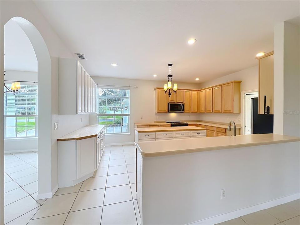 En Venta: $459,900 (4 camas, 3 baños, 2363 Pies cuadrados)