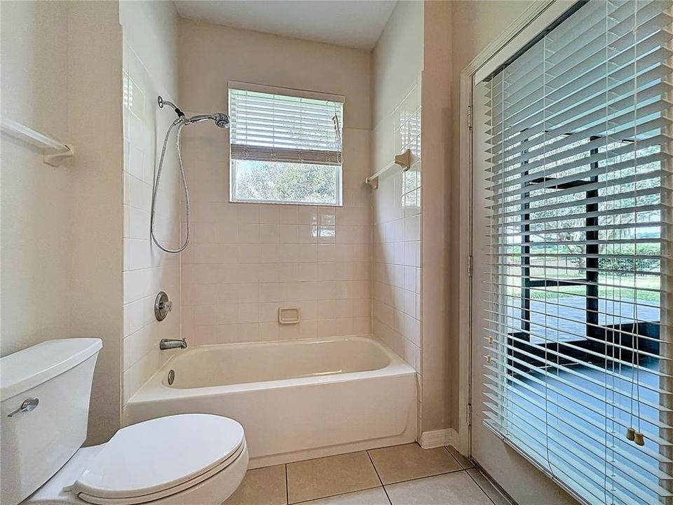 En Venta: $459,900 (4 camas, 3 baños, 2363 Pies cuadrados)