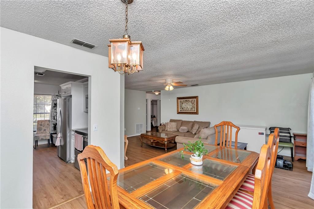 En Venta: $185,000 (3 camas, 2 baños, 1148 Pies cuadrados)