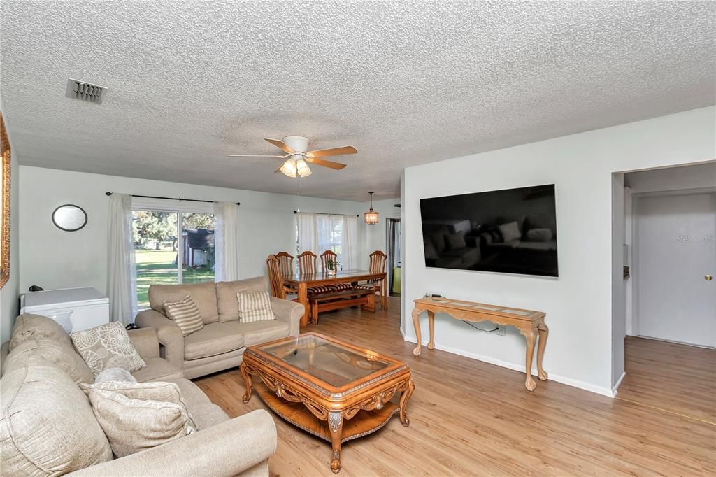 En Venta: $185,000 (3 camas, 2 baños, 1148 Pies cuadrados)