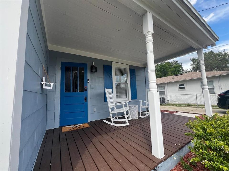 For Rent: $1,900 (3 beds, 2 baths, 1303 Square Feet)