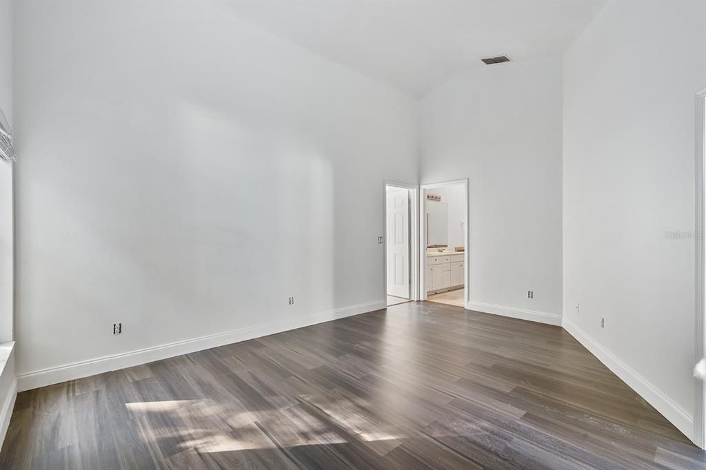 For Sale: $440,000 (4 beds, 2 baths, 1659 Square Feet)