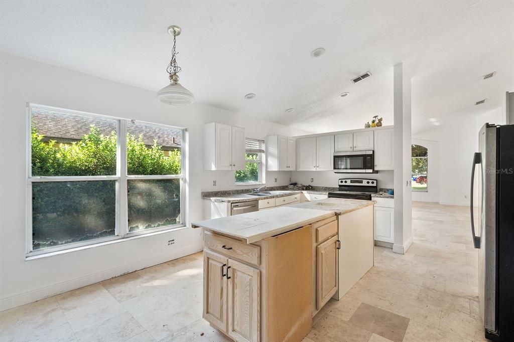 For Sale: $440,000 (4 beds, 2 baths, 1659 Square Feet)