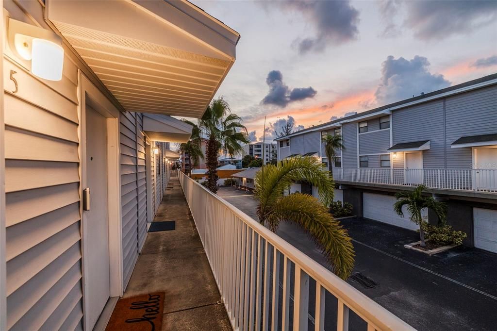 Active With Contract: $499,000 (2 beds, 2 baths, 1225 Square Feet)