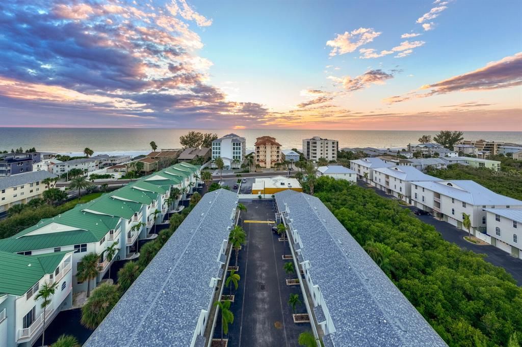 Active With Contract: $499,000 (2 beds, 2 baths, 1225 Square Feet)