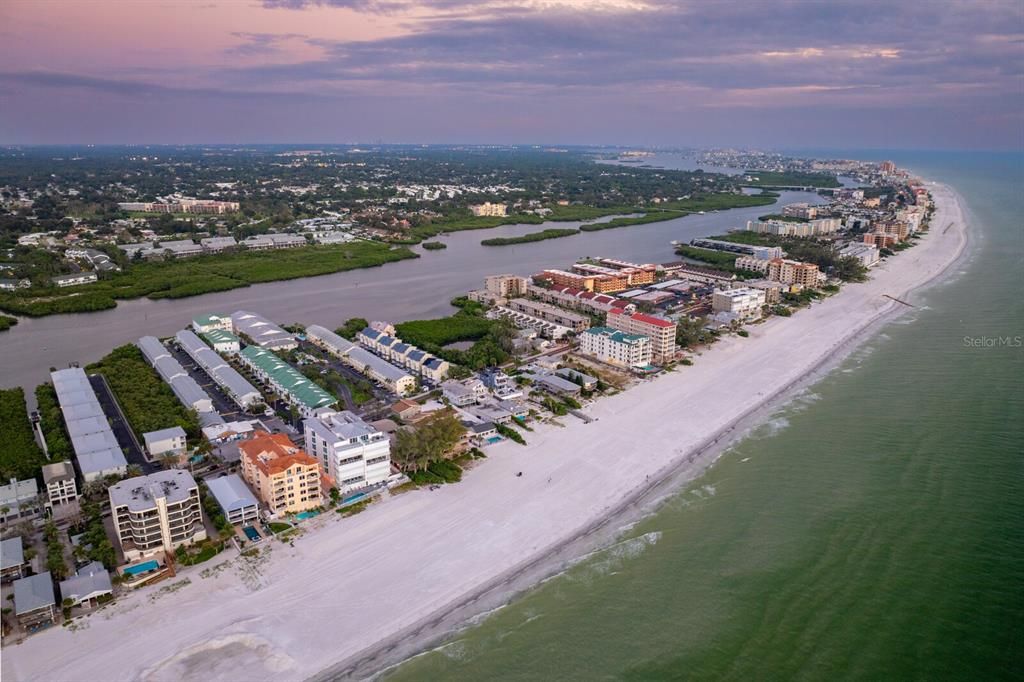 Active With Contract: $499,000 (2 beds, 2 baths, 1225 Square Feet)