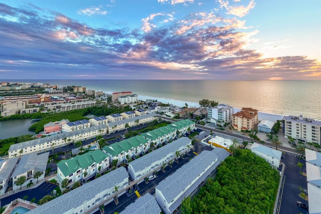 Active With Contract: $499,000 (2 beds, 2 baths, 1225 Square Feet)