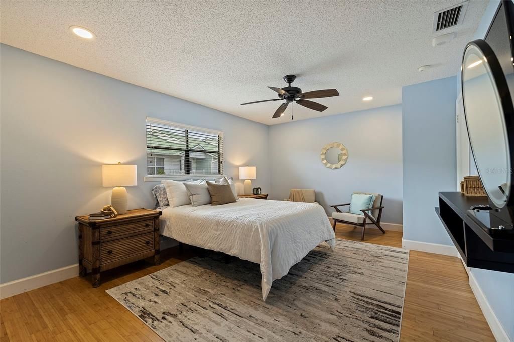 Active With Contract: $499,000 (2 beds, 2 baths, 1225 Square Feet)