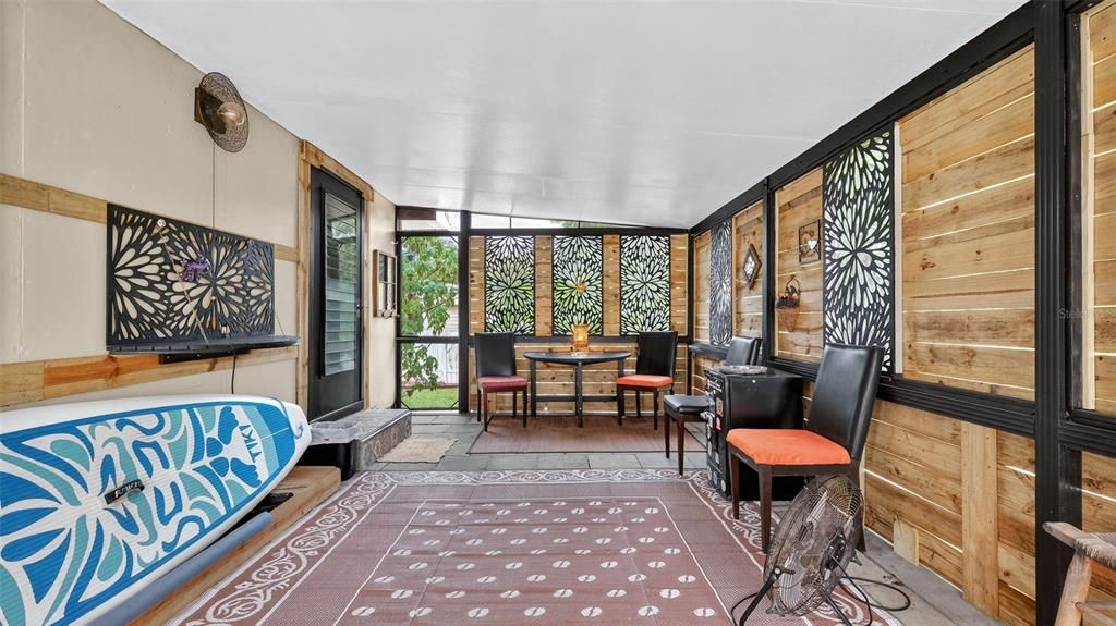 Active With Contract: $229,000 (2 beds, 1 baths, 790 Square Feet)