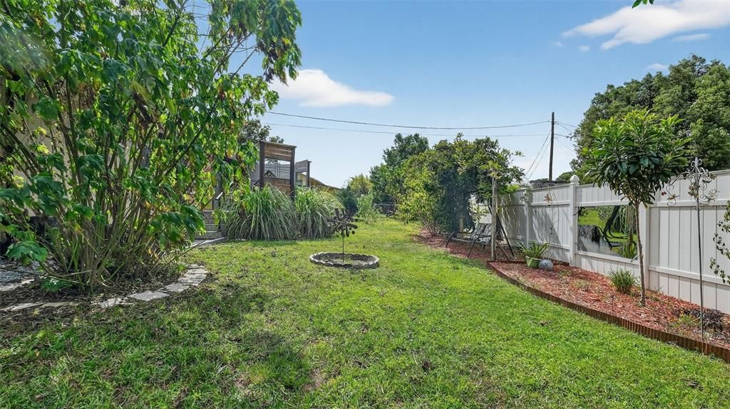 Active With Contract: $229,000 (2 beds, 1 baths, 790 Square Feet)