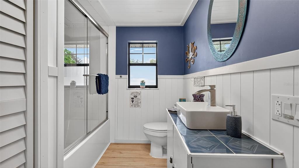 Active With Contract: $229,000 (2 beds, 1 baths, 790 Square Feet)