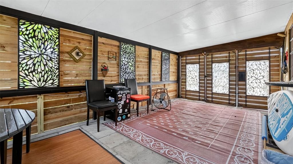 Active With Contract: $229,000 (2 beds, 1 baths, 790 Square Feet)