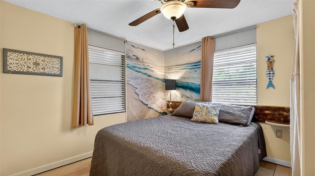 Active With Contract: $229,000 (2 beds, 1 baths, 790 Square Feet)