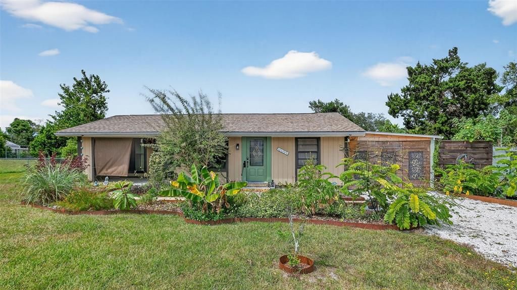 Active With Contract: $229,000 (2 beds, 1 baths, 790 Square Feet)