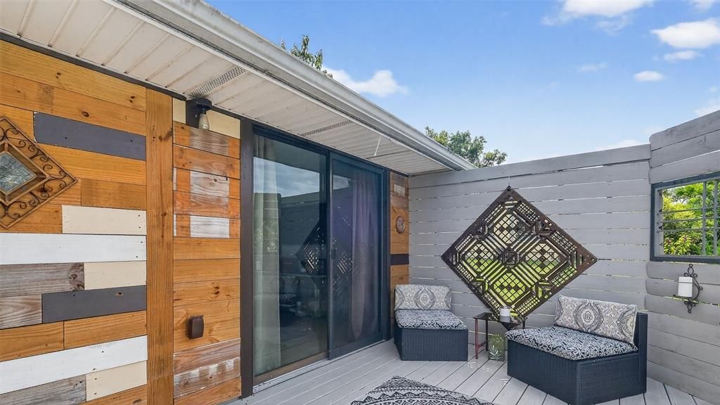 Active With Contract: $229,000 (2 beds, 1 baths, 790 Square Feet)