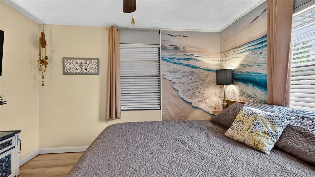 Active With Contract: $229,000 (2 beds, 1 baths, 790 Square Feet)