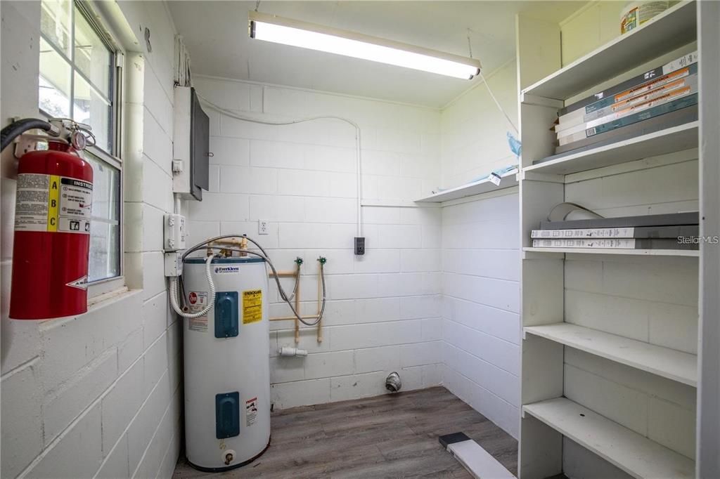 For Sale: $325,000 (0 beds, 0 baths, 1176 Square Feet)