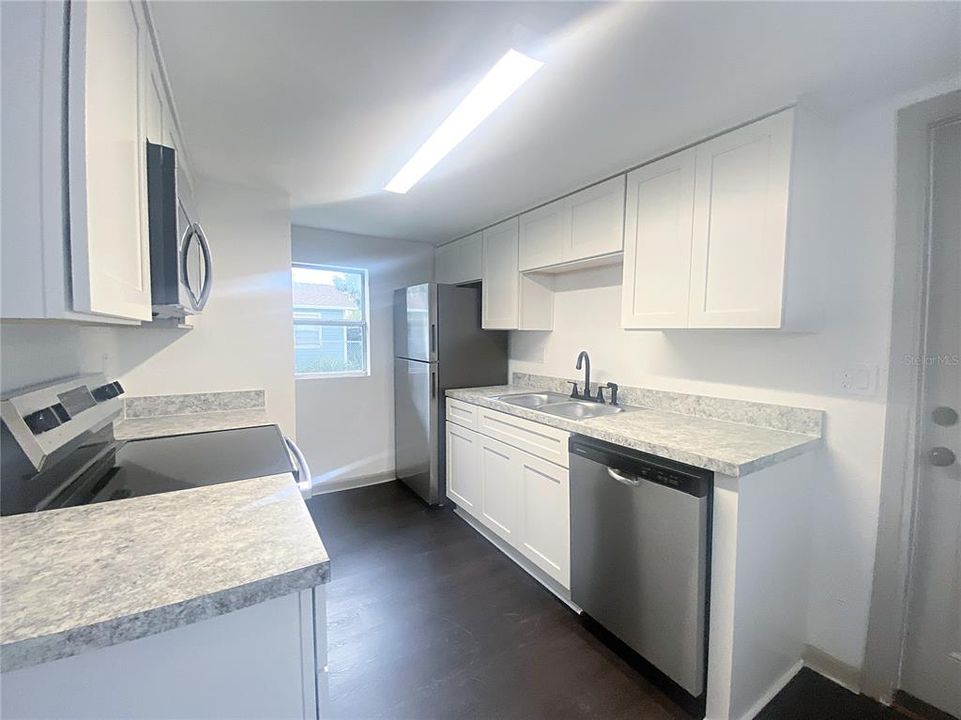 For Rent: $1,045 (2 beds, 1 baths, 624 Square Feet)