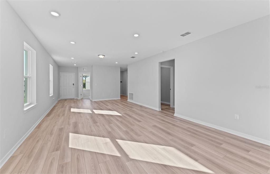 Под контрактом: $322,580 (2 спален, 2 ванн, 1433 Квадратных фут)