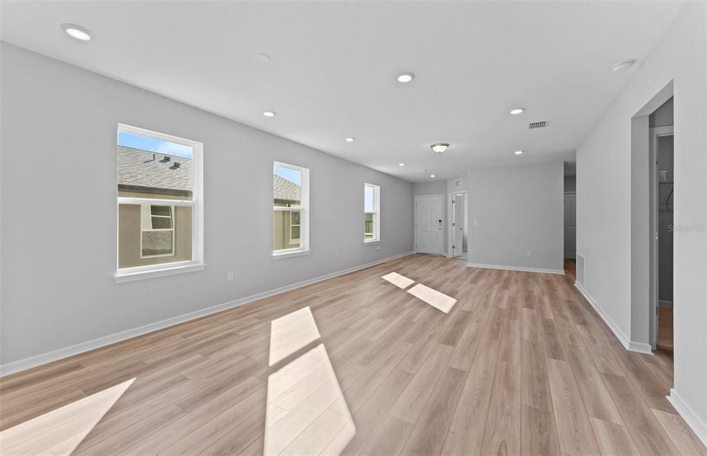 Под контрактом: $322,580 (2 спален, 2 ванн, 1433 Квадратных фут)