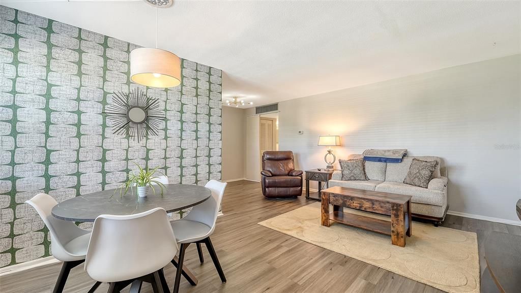 待售: $135,000 (1 贝兹, 1 浴室, 600 平方英尺)