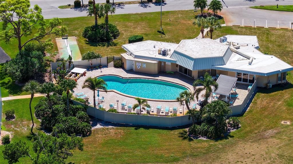 待售: $135,000 (1 贝兹, 1 浴室, 600 平方英尺)