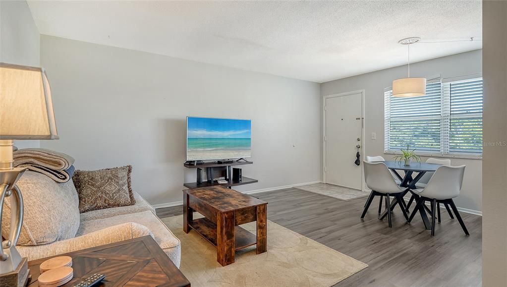 待售: $135,000 (1 贝兹, 1 浴室, 600 平方英尺)